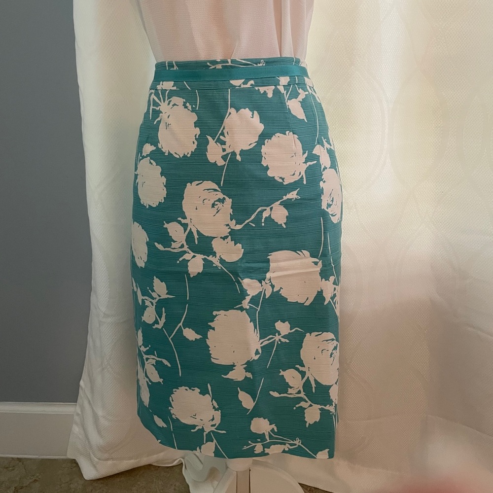 Boden Teal Floral Pencil Skirt. Size 8R.